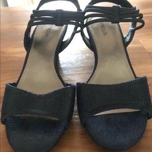 Woman’s size 7.5M Marbella 2 inch heel NWOT Navy Blue